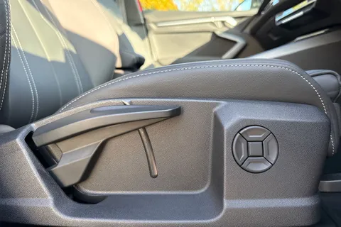 PX25XMY Audi A3 Black Edition 35 TFSI 150 PS S tronic Thumbnail #46