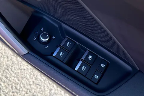 PX25XMY Audi A3 Black Edition 35 TFSI 150 PS S tronic Thumbnail #49