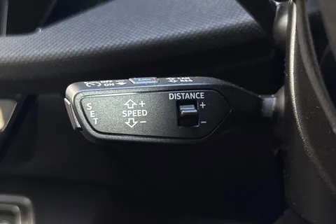 PX25XMY Audi A3 Black Edition 35 TFSI 150 PS S tronic Thumbnail #59