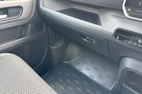 19 of 57 for Volkswagen Cargo Commerce SWB 286 PS 77 kWh - Delivery Mileage