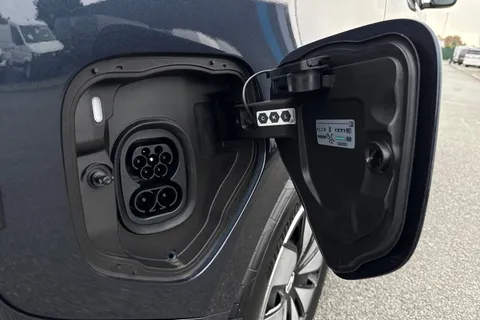 24 of 57 for Volkswagen Cargo Commerce SWB 286 PS 77 kWh - Delivery Mileage