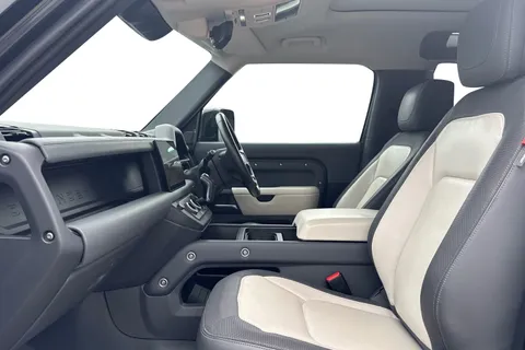 KP24AXJ Land Rover Defender 90 3.0 D250 90 X-Dynamic HSE 3dr Thumbnail #4