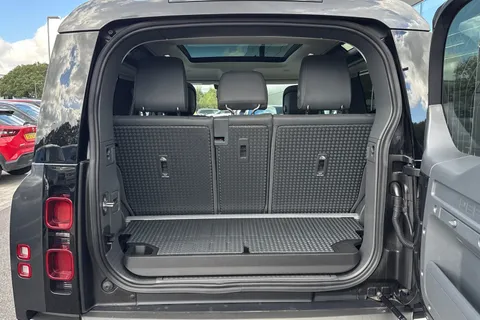 KP24AXJ Land Rover Defender 90 3.0 D250 90 X-Dynamic HSE 3dr Thumbnail #11