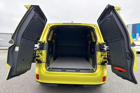 6 of 55 for Volkswagen Cargo Commerce SWB 286 PS 77 kWh - Delivery Mileage