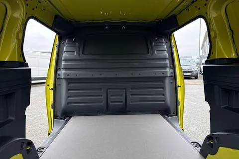 32 of 55 for Volkswagen Cargo Commerce SWB 286 PS 77 kWh - Delivery Mileage