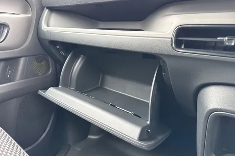 33 of 55 for Volkswagen Cargo Commerce SWB 286 PS 77 kWh - Delivery Mileage