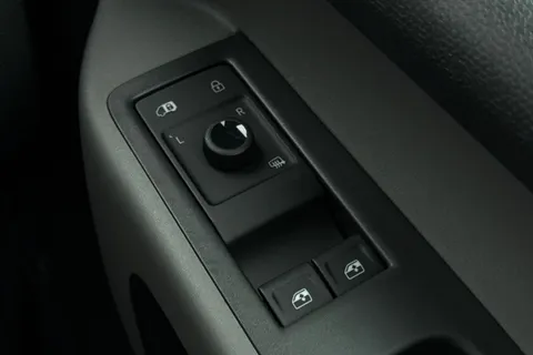 40 of 55 for Volkswagen Cargo Commerce SWB 286 PS 77 kWh - Delivery Mileage