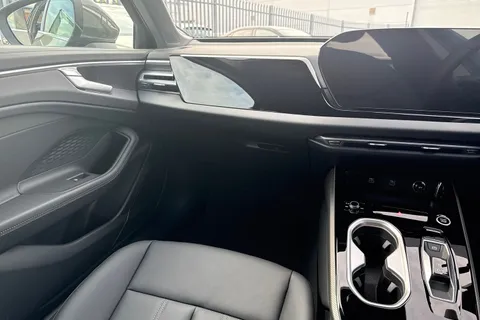  Audi A6 Saloon 2.0 e-hybrid 25.9kWh Sport S Tronic quattro Euro 6 (s/s) 4dr Thumbnail #20