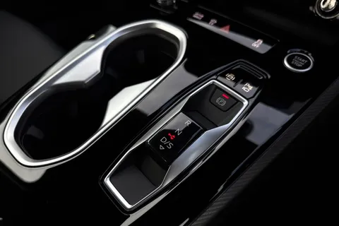  Audi A6 Saloon 2.0 e-hybrid 25.9kWh Sport S Tronic quattro Euro 6 (s/s) 4dr Thumbnail #23