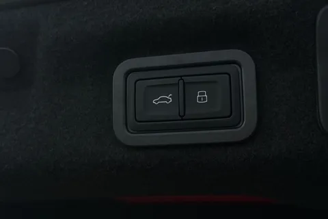  Audi A6 Saloon 2.0 e-hybrid 25.9kWh Sport S Tronic quattro Euro 6 (s/s) 4dr Thumbnail #32