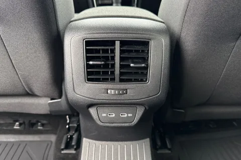 34 of 50 for VOLKSWAGEN T-ROC 1.5 TSI EVO Black Edition 5dr DSG