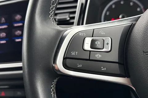 36 of 50 for VOLKSWAGEN T-ROC 1.5 TSI EVO Black Edition 5dr DSG