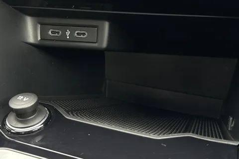 39 of 50 for VOLKSWAGEN T-ROC 1.5 TSI EVO Black Edition 5dr DSG