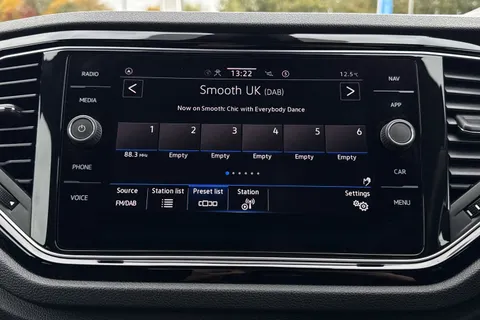 42 of 50 for VOLKSWAGEN T-ROC 1.5 TSI EVO Black Edition 5dr DSG