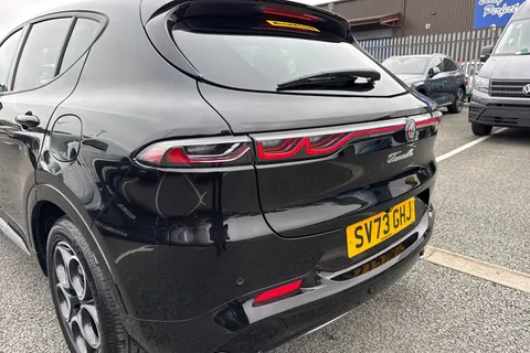 SV73GHJ Alfa Romeo Tonale 1.3 VGT 15.5kWh Ti Auto Q4 AWD Euro 6 5dr Thumbnail #9