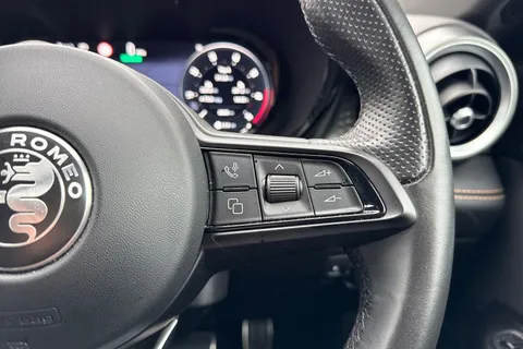 SV73GHJ Alfa Romeo Tonale 1.3 VGT 15.5kWh Ti Auto Q4 AWD Euro 6 5dr Thumbnail #47