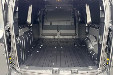 CX75KHA Volkswagen Caddy Maxi 2.0 TDI 102PS Commerce Pro Van [Tech Pack] Thumbnail #7