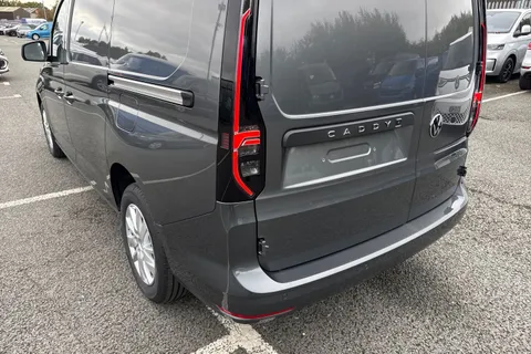CX75KHA Volkswagen Caddy Maxi 2.0 TDI 102PS Commerce Pro Van [Tech Pack] Thumbnail #8