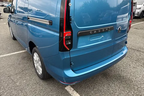 CX75KGN Volkswagen Caddy Maxi 2.0 TDI 102PS Commerce Pro Van [Tech Pack] Thumbnail #8