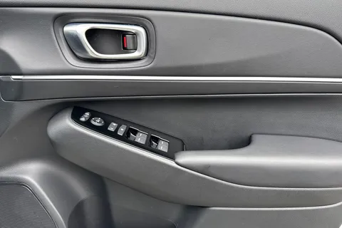 RE74VDZ Honda HR-V 1.5 eHEV Advance 5dr CVT Thumbnail #24