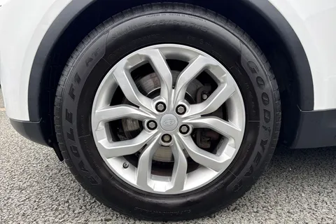 12 of 62 for LAND ROVER DISCOVERY 3.0 TD6 SE 5dr Auto