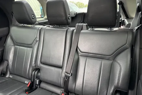 19 of 62 for LAND ROVER DISCOVERY 3.0 TD6 SE 5dr Auto