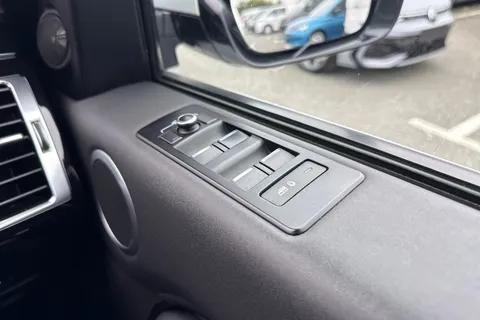 21 of 62 for LAND ROVER DISCOVERY 3.0 TD6 SE 5dr Auto