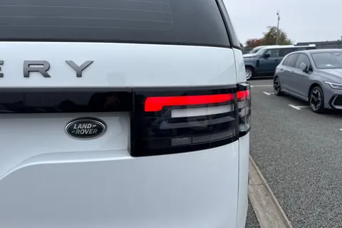 26 of 62 for LAND ROVER DISCOVERY 3.0 TD6 SE 5dr Auto