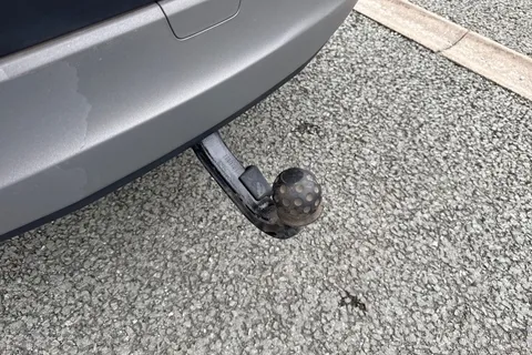 27 of 62 for LAND ROVER DISCOVERY 3.0 TD6 SE 5dr Auto