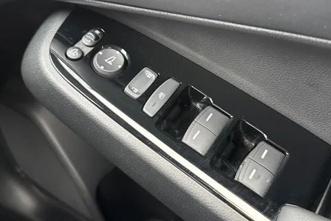 RF24OZL Honda HR-V 1.5 eHEV Advance 5dr CVT Thumbnail #38