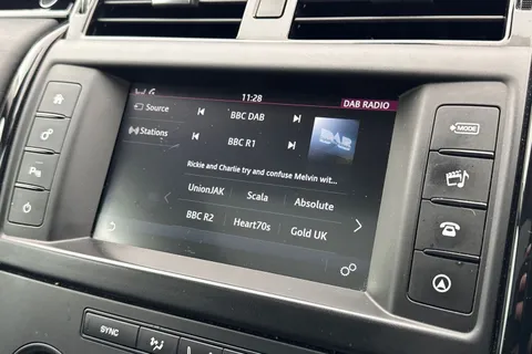 53 of 62 for LAND ROVER DISCOVERY 3.0 TD6 SE 5dr Auto