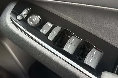 RJ74FRV Honda HR-V 1.5 eHEV Advance 5dr CVT Thumbnail #39