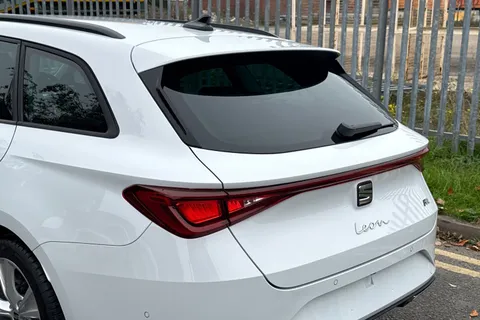  SEAT Leon 1.5 eTSI MHEV FR DSG Euro 6 (s/s) 5dr Thumbnail #8