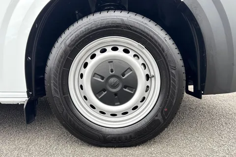 DG25EEU Volkswagen Transporter 2.0 TDI 150 Commerce Plus Van Thumbnail #10