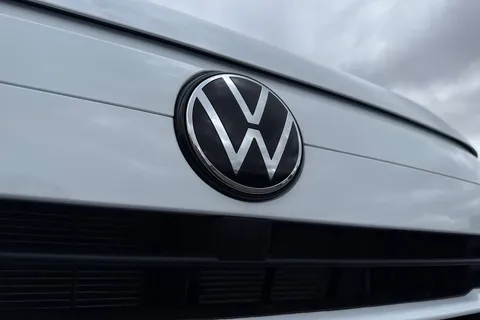 DG25EEU Volkswagen Transporter 2.0 TDI 150 Commerce Plus Van Thumbnail #29