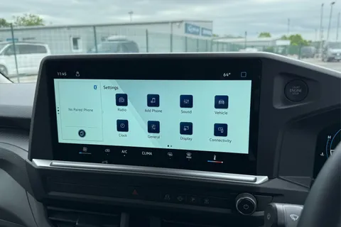 DG25EEU Volkswagen Transporter 2.0 TDI 150 Commerce Plus Van Thumbnail #46