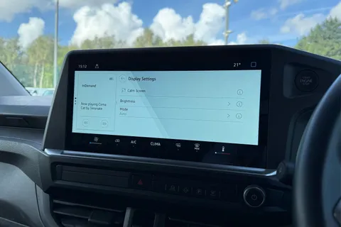 DG25EYJ Volkswagen Transporter 2.0 TDI 150 Commerce Plus Van Thumbnail #48