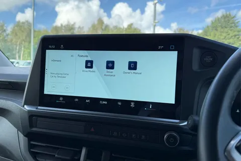 DG25EYJ Volkswagen Transporter 2.0 TDI 150 Commerce Plus Van Thumbnail #50