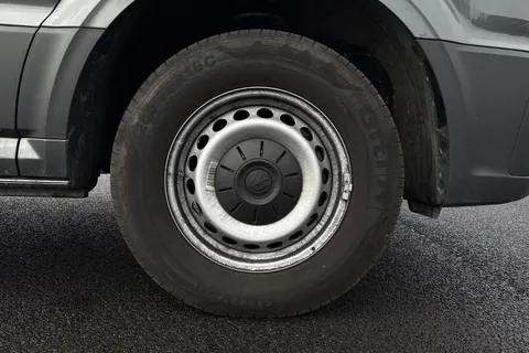 DG25EBD Volkswagen Crafter 2.0 TDI 140PS Commerce Plus High Roof Van Thumbnail #10