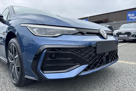 Volkswagen Golf 2.0 TDI R-Line DSG Euro 6 (s/s) 5dr Thumbnail #9