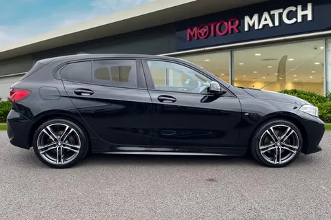 DS20KCF BMW 1 Series 2.0 118d M Sport Auto Euro 6 (s/s) 5dr Thumbnail #4