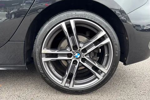 DS20KCF BMW 1 Series 2.0 118d M Sport Auto Euro 6 (s/s) 5dr Thumbnail #13