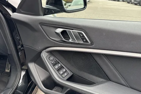 DS20KCF BMW 1 Series 2.0 118d M Sport Auto Euro 6 (s/s) 5dr Thumbnail #22