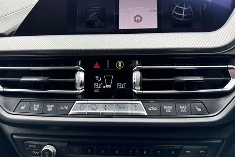 DS20KCF BMW 1 Series 2.0 118d M Sport Auto Euro 6 (s/s) 5dr Thumbnail #23