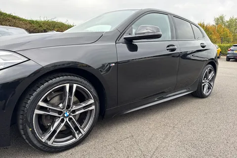 DS20KCF BMW 1 Series 2.0 118d M Sport Auto Euro 6 (s/s) 5dr Thumbnail #29