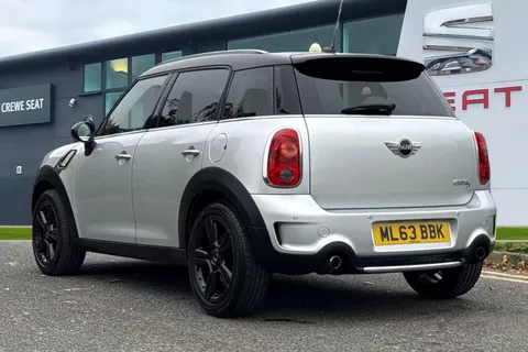 ML63BBK Mini Countryman 1.6 Cooper S Auto Euro 5 5dr Thumbnail #2