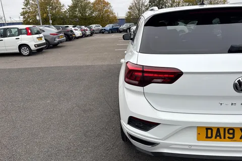 32 of 67 for VOLKSWAGEN T-ROC 1.6 TDI R-Line 5dr