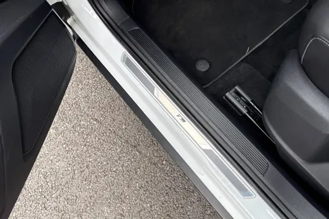 37 of 67 for VOLKSWAGEN T-ROC 1.6 TDI R-Line 5dr