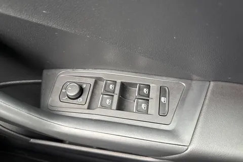 40 of 67 for VOLKSWAGEN T-ROC 1.6 TDI R-Line 5dr