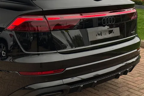 Audi Q8 3.0 TDI V6 50 Black Edition Tiptronic quattro Euro 6 (s/s) 5dr Thumbnail #8